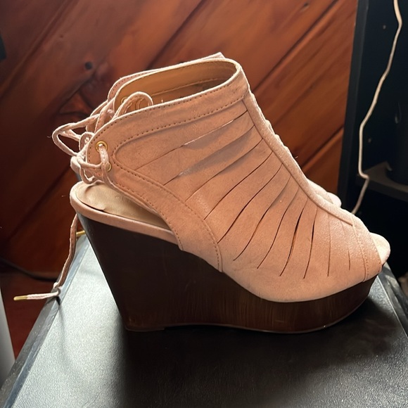 Pink wedges, size 6 - Picture 2 of 3